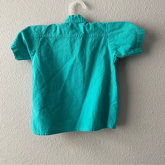 Toddler Button down Shirt Size 2T - Picture 2 of 5